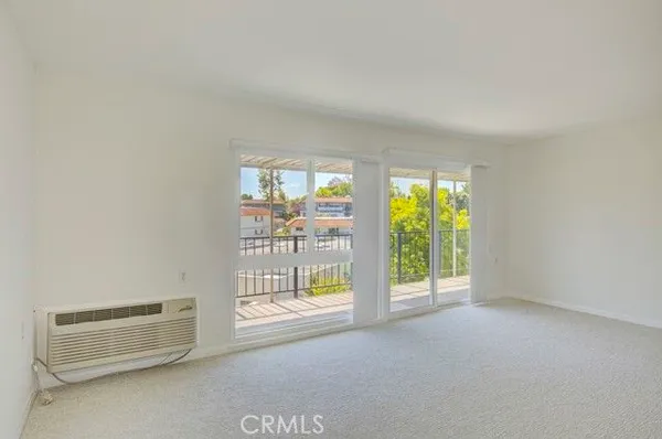 Property Slideshow image 3 of 24 | 2266 via puerta, Laguna Woods, CA, 92637