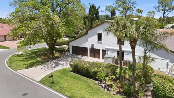 Property Slideshow image 3 of 48 | 4689 pine harrier dr, Sarasota, FL, 34231