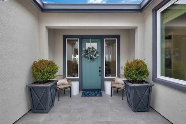 Property Slideshow image 3 of 55 | 1371 crescent ave, Manteca, CA, 95336