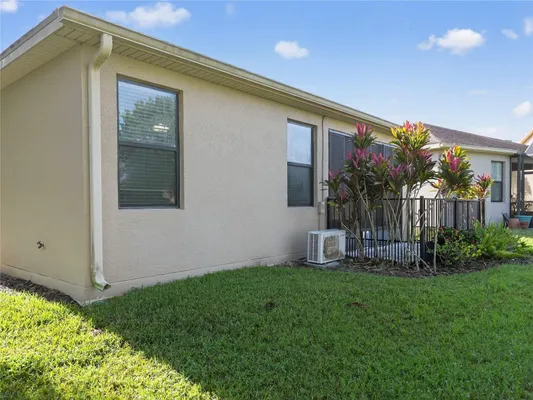 Property Slideshow image 2 of 17 | 507 presido park pl, Kissimmee, FL, 34759
