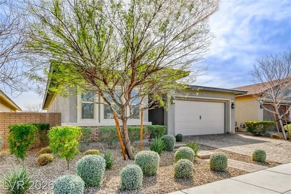 Property Slideshow image 3 of 54 | 640 longfeather st, Henderson, NV, 89011