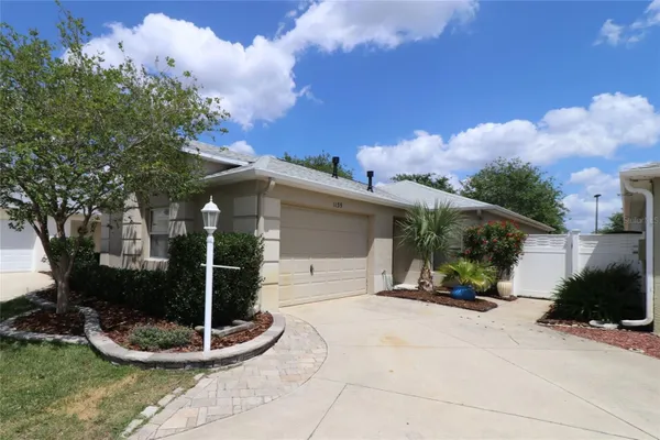 Property Slideshow image 2 of 47 | 1135 easley way, The Villages, FL, 32162