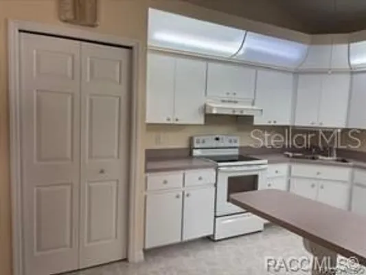 Property Slideshow image 2 of 15 | 824 windermere blvd, Inverness, FL, 34453