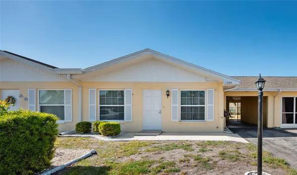 Property Slideshow image 2 of 30 | 1006 burbank ct, Sun City Center, FL, 33573