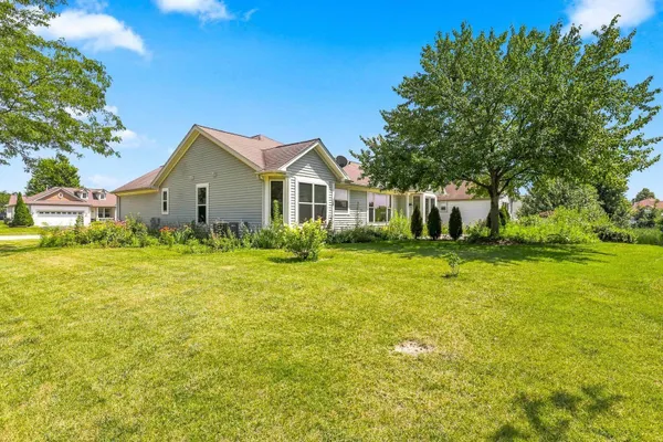 Property Slideshow image 2 of 22 | 12655 horseshoe trl, Huntley, IL, 60142