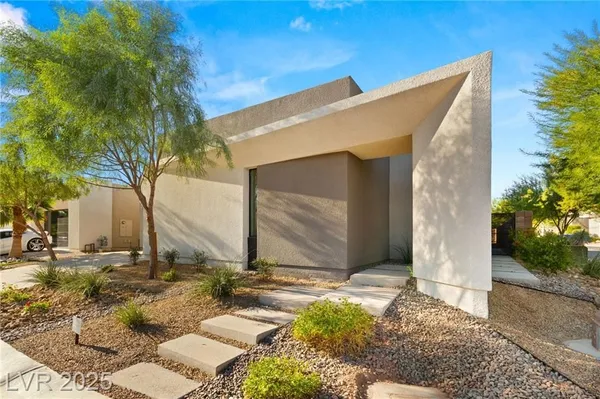 Property Slideshow image 2 of 41 | 21 highland cove ln, Henderson, NV, 89011