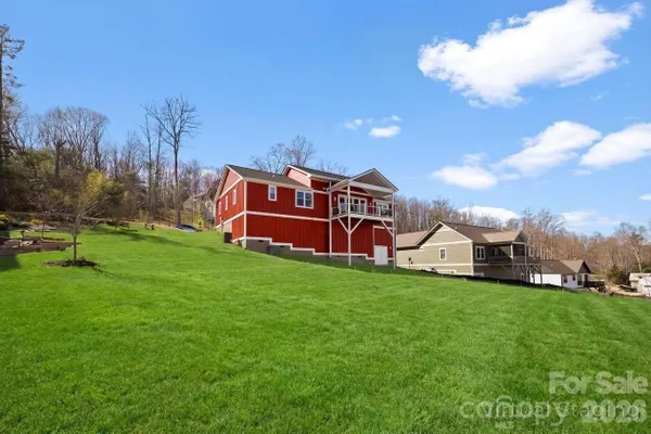 Property Slideshow image 2 of 24 | 68 carrie dr, Hendersonville, NC, 28792