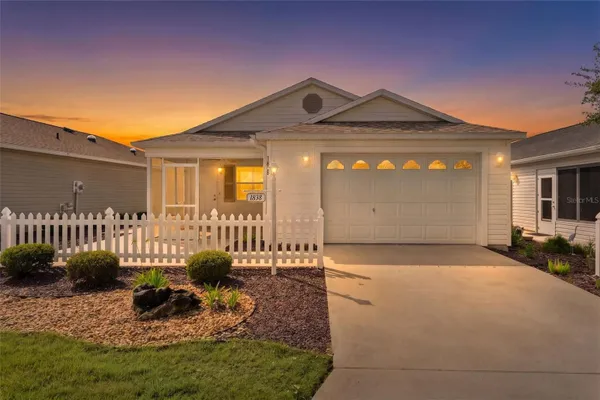 Property Slideshow image 2 of 22 | 1838 endsley ct, The Villages, FL, 32162