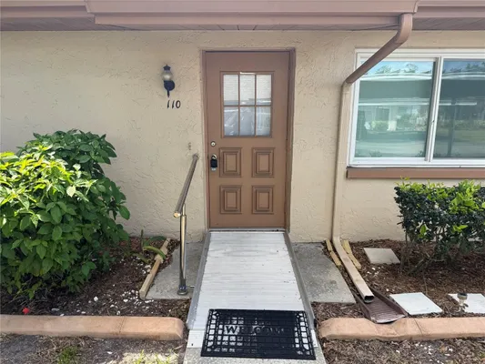 Property Slideshow image 3 of 29 | 110 & 112 gloucester blvd 110 & 112, Sun City Center, FL, 33573