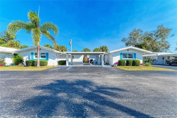 Property Slideshow image 2 of 96 | 730 caribbean cir 26, Venice, FL, 34293
