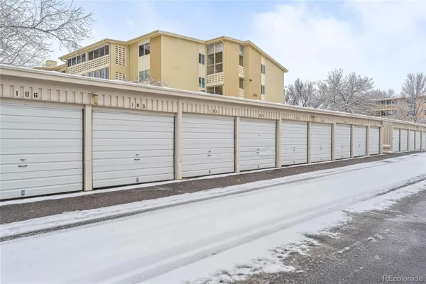 Property Slideshow image 2 of 34 | 610 s alton way 1b, Denver, CO, 80247