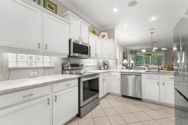 Property Slideshow image 3 of 54 | 4840 lakescene pl, Sarasota, FL, 34243