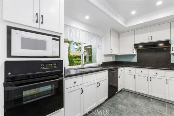Property Slideshow image 2 of 30 | 28131 via nervo, Mission Viejo, CA, 92692