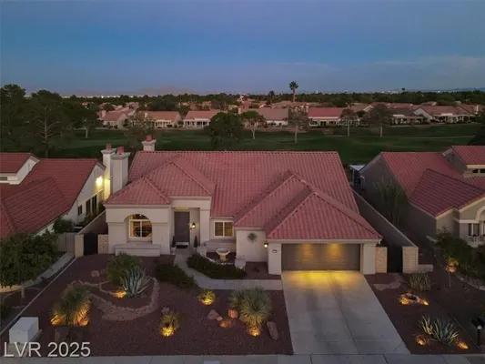 Property Slideshow image 2 of 59 | 2900 crown ridge dr, Las Vegas, NV, 89134