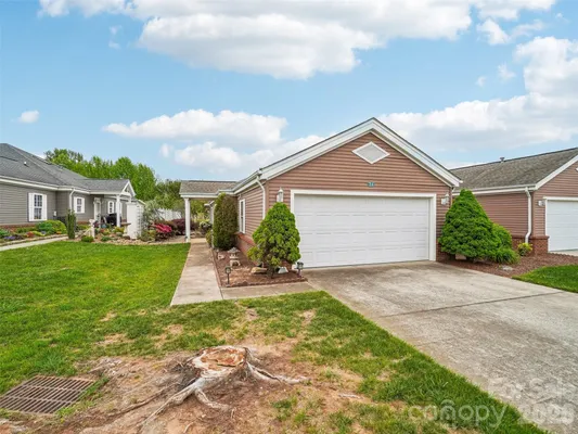 Property Slideshow image 2 of 33 | 21 heather way a, Candler, NC, 28715