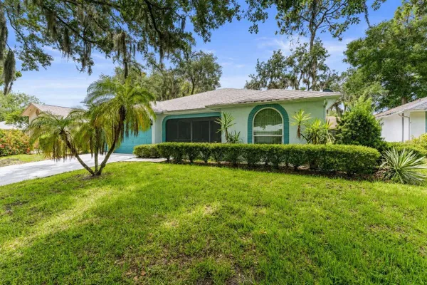 Property Slideshow image 3 of 8 | 3550 oak lake dr, Palm Harbor, FL, 34684