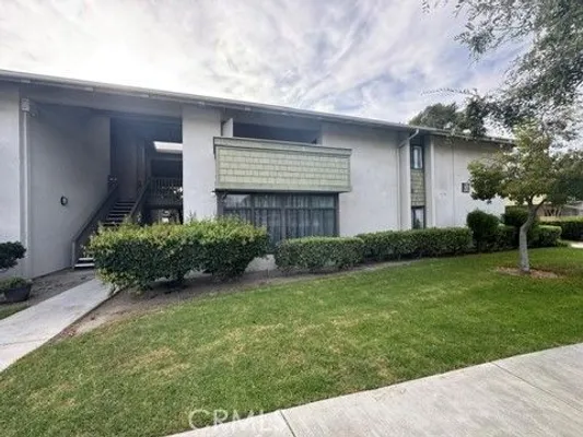 Property Slideshow image 3 of 8 | 8633 portola ct 17-e, Huntington Beach, CA, 92646