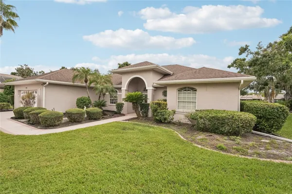 Property Slideshow image 3 of 50 | 6174 misty oaks dr, Sarasota, FL, 34243