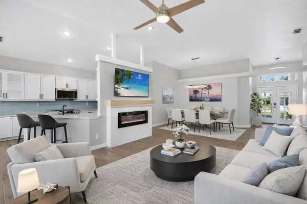 Property Slideshow image 2 of 70 | 205 wetherby st, Venice, FL, 34293