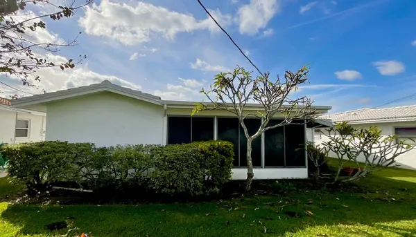 Property Slideshow image 3 of 6 | 3735 100th pl n # 3735, Pinellas Park, FL, 33782