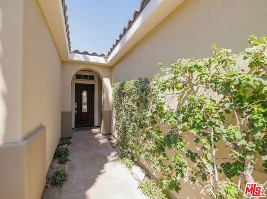 Property Slideshow image 2 of 38 | 81634 desert willow dr, La Quinta, CA, 92253