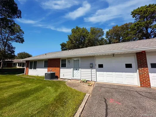 Property Slideshow image 2 of 11 | 69 enfield ct unit b b, Ridge, NY, 11961