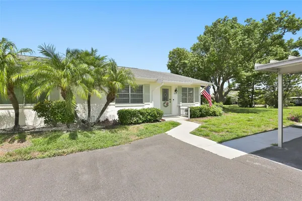 Property Slideshow image 3 of 83 | 2229 greenhaven dr 365, Sun City Center, FL, 33573