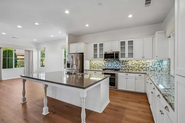 Property Slideshow image 3 of 54 | 3935 via amalfi, Palm Desert, CA, 92260