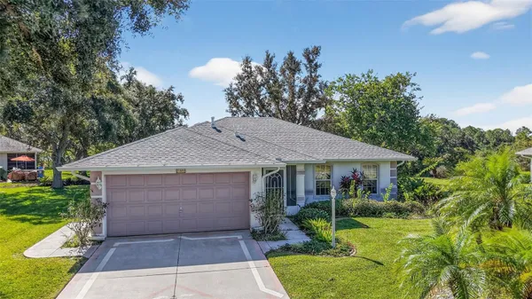 Property Slideshow image 3 of 69 | 21902 king henry ave, Leesburg, FL, 34748