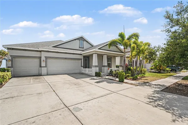Property Slideshow image 2 of 39 | 204 shell creek ct, Apollo Beach, FL, 33572