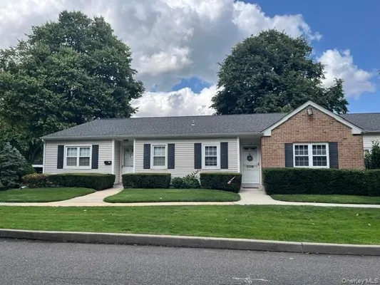 Property Slideshow image 2 of 8 | 117 harbor s, Babylon, NY, 11701