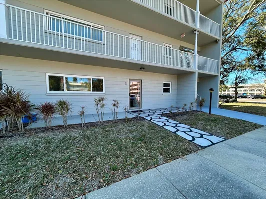 Property Slideshow image 2 of 61 | 2261 swedish dr apt 21, Clearwater, FL, 33763