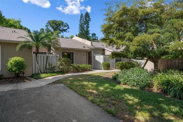 Property Slideshow image 3 of 49 | 3320 tallywood ct 7091, Sarasota, FL, 34237