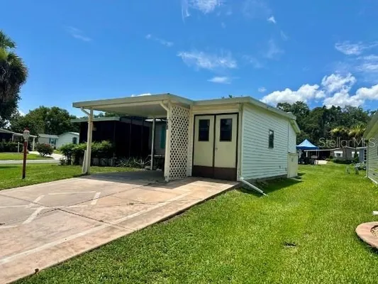 Property Slideshow image 2 of 24 | 902 rose ln, The Villages, FL, 32159