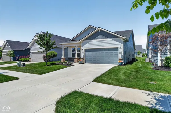 Property Slideshow image 2 of 46 | 2718 old rosebud ln, Westfield, IN, 46074