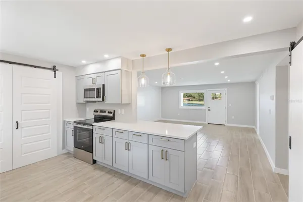 Property Slideshow image 3 of 26 | 4444 narraganset trl 96, Sarasota, FL, 34233