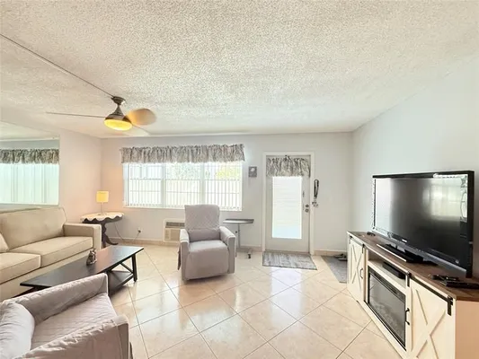 Property Slideshow image 2 of 30 | 53 markham c # 53, Deerfield Beach, FL, 33442