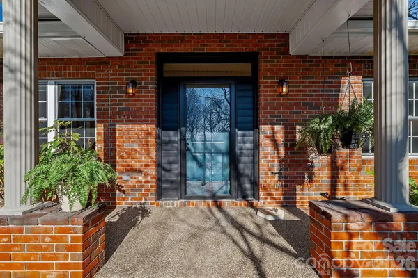 Property Slideshow image 3 of 36 | 306 croydon dr, Hendersonville, NC, 28791