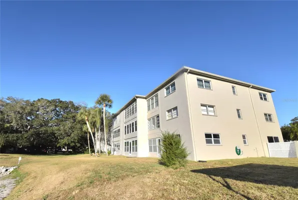 Property Slideshow image 2 of 42 | 841 patricia ave 202, Dunedin, FL, 34698