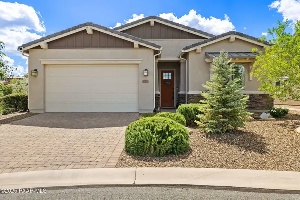 Property Slideshow image 2 of 33 | 829 royal tulips st, Prescott, AZ, 86301