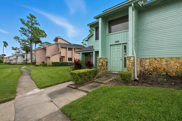 Property Slideshow image 3 of 51 | 132 golden eye dr c, Daytona Beach, FL, 32119