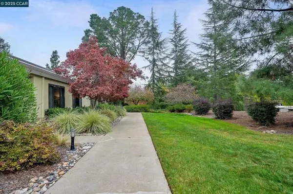 Property Slideshow image 3 of 40 | 1801 golden rain rd 3, Walnut Creek, CA, 94595