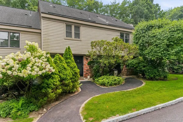 Property Slideshow image 2 of 50 | 181 heritage hls f, Somers, NY, 10589