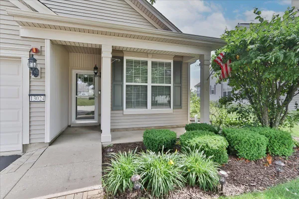 Property Slideshow image 2 of 27 | 13024 redstone dr, Huntley, IL, 60142