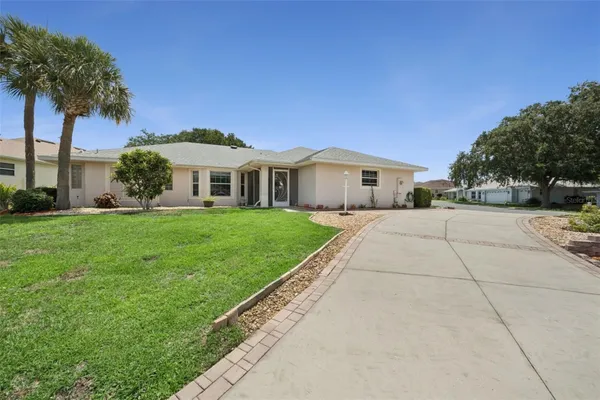 Property Slideshow image 2 of 62 | 21101 braveheart dr, Leesburg, FL, 34748