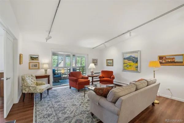 Property Slideshow image 2 of 19 | 705 s alton way 4d, Denver, CO, 80247