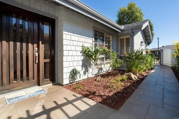 Property Slideshow image 3 of 37 | 1554 via brisa del lago, San Marcos, CA, 92078