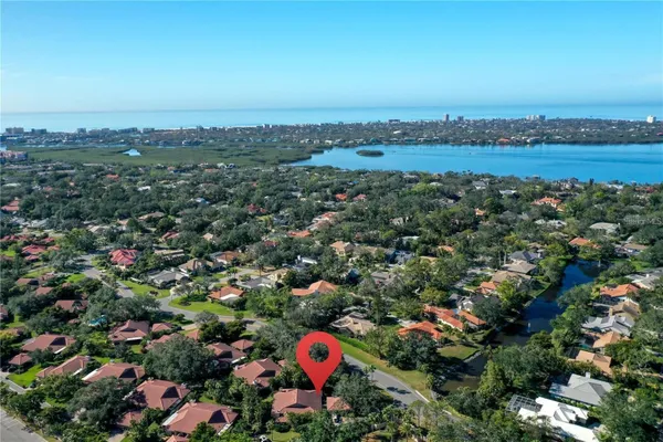 Property Slideshow image 2 of 15 | 4802 kestral park cir 22, Sarasota, FL, 34231