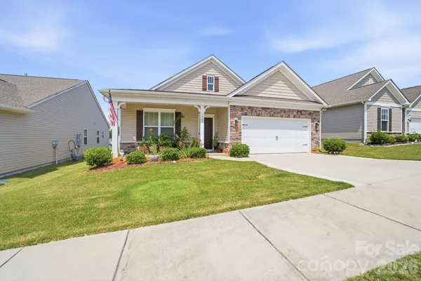 Property Slideshow image 2 of 33 | 7383 latham way 67, Denver, NC, 28037