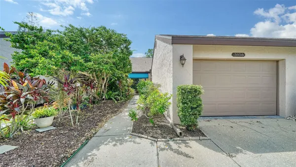Property Slideshow image 2 of 59 | 5956 clubside dr # 7651, Sarasota, FL, 34243